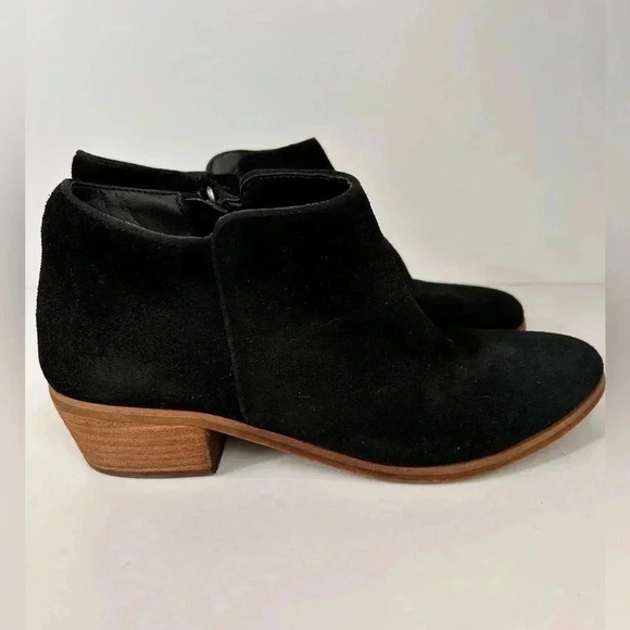 Denver Hayes Suede Booties, low ankle, Size 7.  NEW - Picture 4 of 10